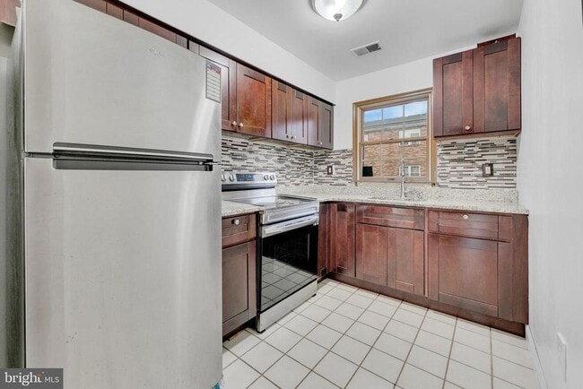 1294 Jefferson Ave in Edgewater Park, NJ - Building Photo - Building Photo