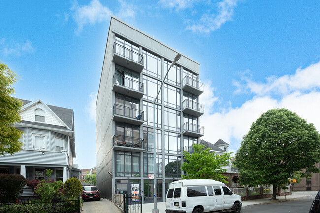 485 E 28th St in Brooklyn, NY - Building Photo - Building Photo