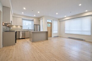 13777-1375A 75a Ave in Surrey, BC - Building Photo