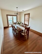 67 Hillside St in Boston, MA - Foto de edificio - Building Photo