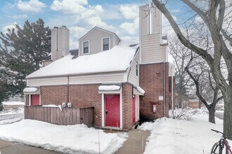 515 D'onofrio Dr in Madison, WI - Building Photo - Building Photo
