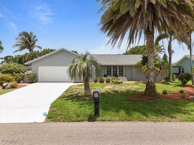 property at 924 SE 21st Ln