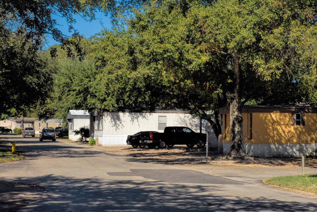 Willow Green in Houston, TX - Building Photo