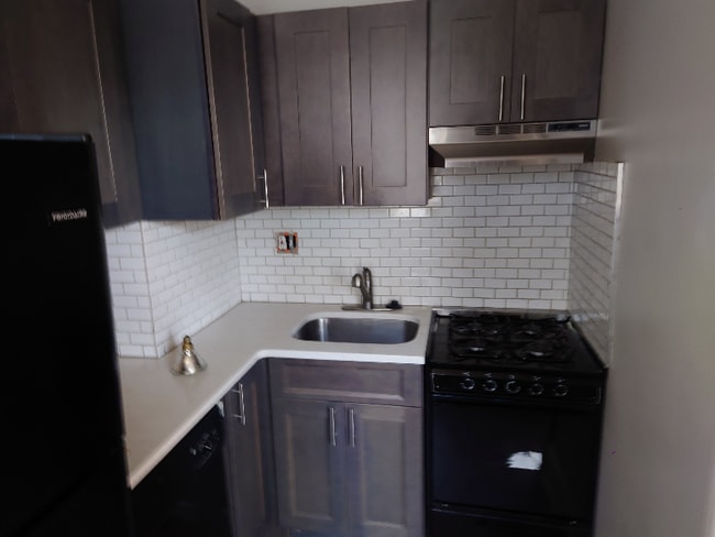 5903 Greene St in Philadelphia, PA - Building Photo - Building Photo