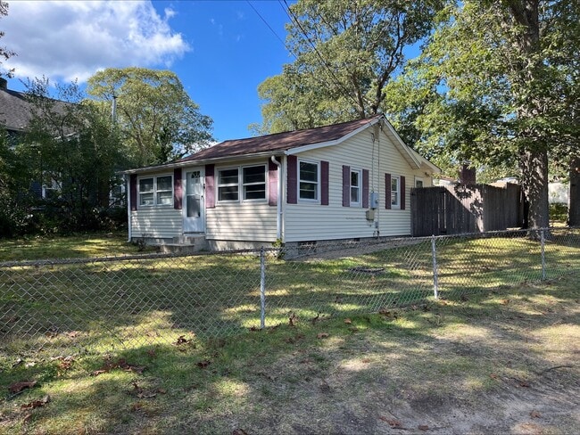 property at 15 Lulu Dr