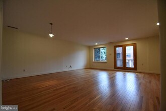 322 Bainbridge St in Philadelphia, PA - Building Photo - Building Photo