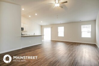 125 Atlas Dr in Youngsville, NC - Foto de edificio - Building Photo