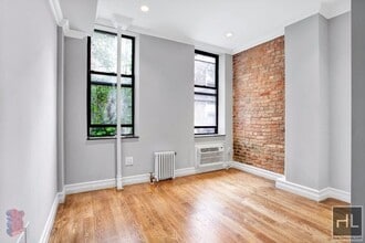 East 10th Street in New York, NY - Building Photo - Building Photo