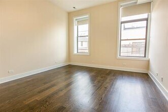 1739 N Milwaukee Ave in Chicago, IL - Building Photo - Building Photo