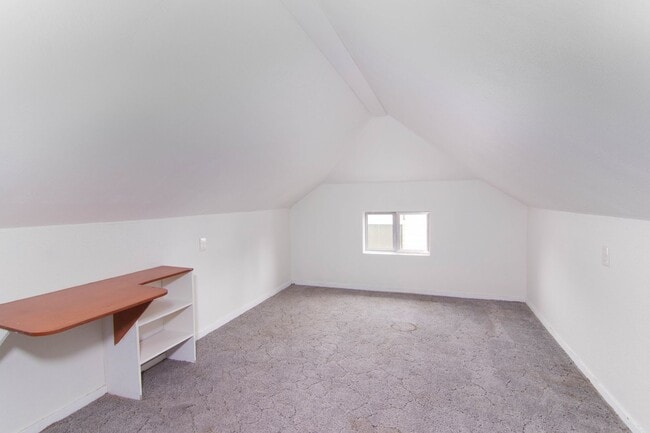 property at 1216 N Woodruff Rd