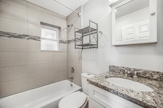 3121 N Southport Ave in Chicago, IL - Building Photo - Building Photo