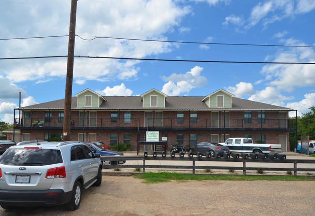 Crest View Gardens in Lacy Lakeview, TX - Building Photo - Other