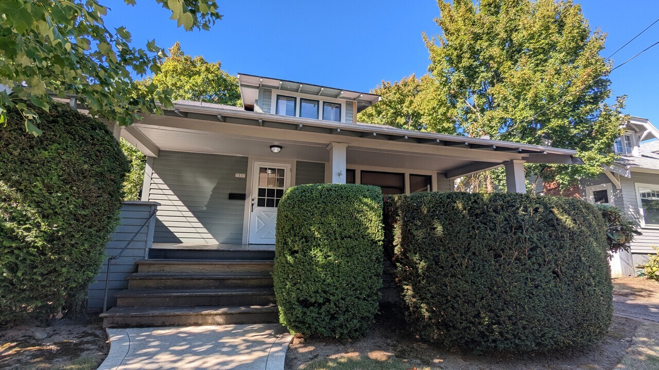 7335 SE 21st Ave in Portland, OR - Building Photo