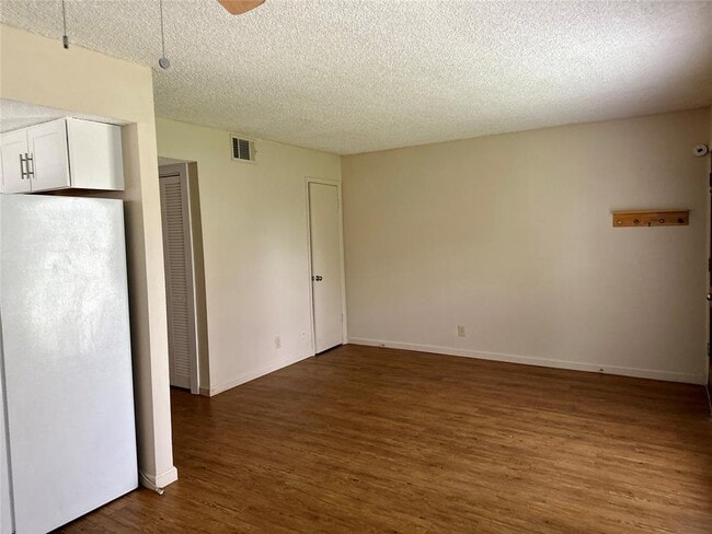 property at 3438 Willowrun Dr
