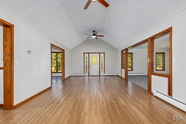 21815 8 Mile Rd in Stanwood, MI - Foto de edificio - Building Photo