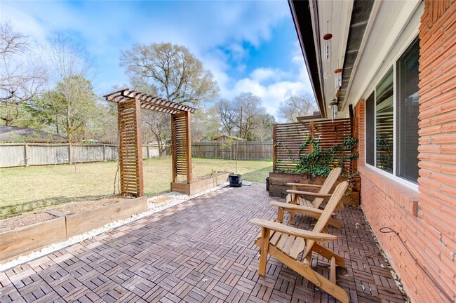6026 Clarewood Dr