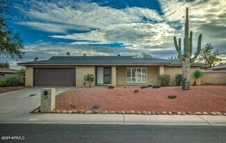 6129 E Edgemont Ave in Scottsdale, AZ - Building Photo