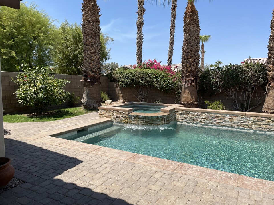 60880 Azul Ct in La Quinta, CA - Foto de edificio