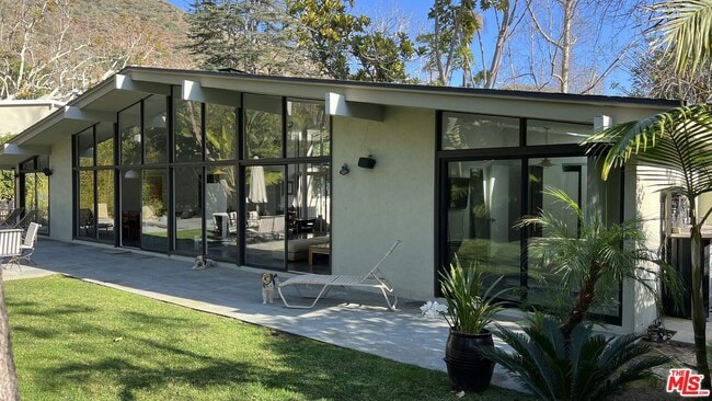 30611 Las Estrellas Dr in Malibu, CA - Building Photo - Building Photo