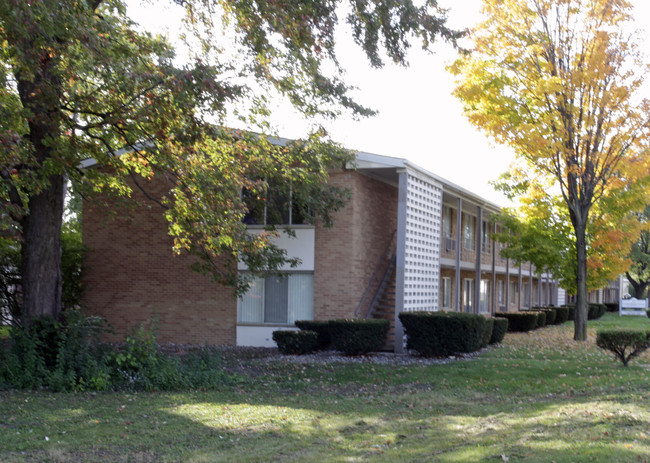 Greenfield Apartments in Royal Oak, MI - Foto de edificio - Building Photo