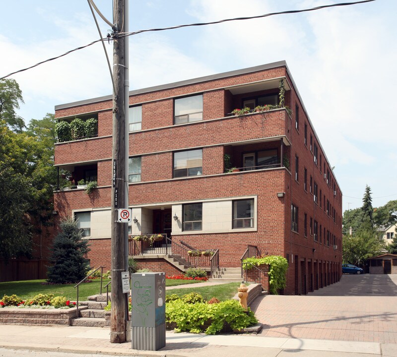 100 Keewatin Ave in Toronto, ON - Building Photo