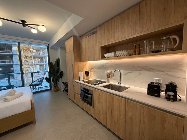 11 NE 6th St, Unit SI FL12-ID1429751P in Miami, FL - Building Photo - Building Photo