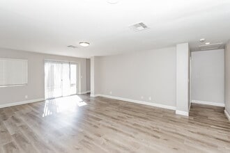840 Cotton Wind St in Henderson, NV - Building Photo - Building Photo