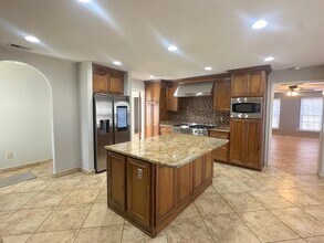 2598 Cedar Ridge Dr in Germantown, TN - Building Photo - Building Photo