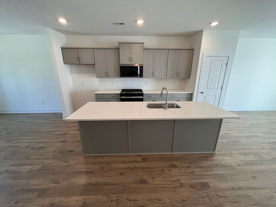 15325 Sunray Aly in Midlothian, VA - Building Photo