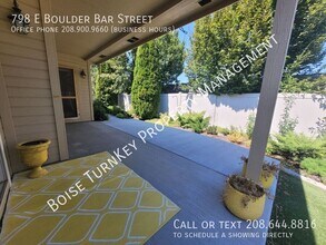 798 E Boulder Bar St in Meridian, ID - Building Photo - Building Photo