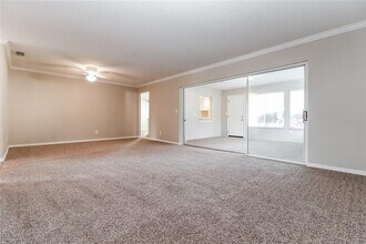 5718 Dalton Ct in New Port Richey, FL - Building Photo - Building Photo