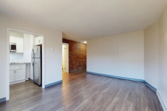 298 Meridian St, Unit APT 2 in Boston, MA - Building Photo - Building Photo