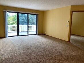 855 Claremont Ct in Holland, MI - Building Photo - Building Photo