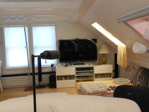 56 Hobson St, Unit 1 in Boston, MA - Building Photo - Building Photo