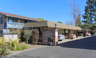 Fairview Apartments in Pleasanton, CA - Building Photo - Building Photo