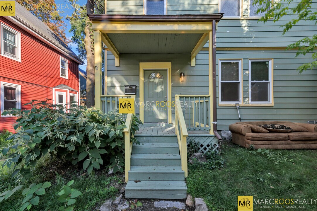 5 Murdock Ter, Unit 5 in Boston, MA - Foto de edificio