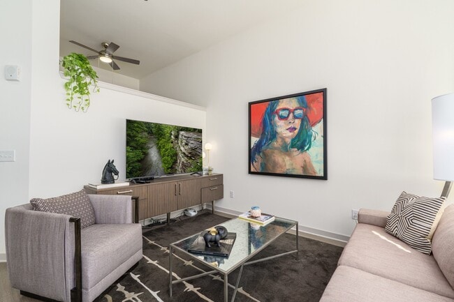 Main & Clay in Louisville, KY - Building Photo - Building Photo