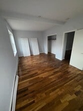 335 Wells St, Unit 7 in Bridgeport, CT - Foto de edificio - Building Photo