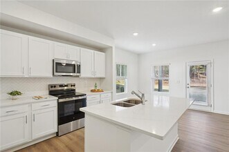 5321 Frontier Ct in Flowery Branch, GA - Building Photo - Building Photo