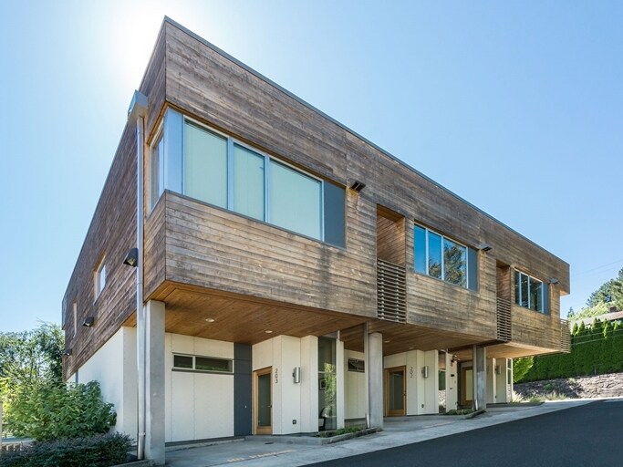 Vanguard Apartments in Portland, OR - Building Photo