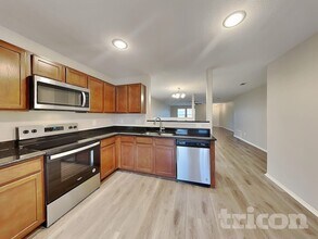 2668 Clarks Mill Ln in Fort Worth, TX - Foto de edificio - Building Photo