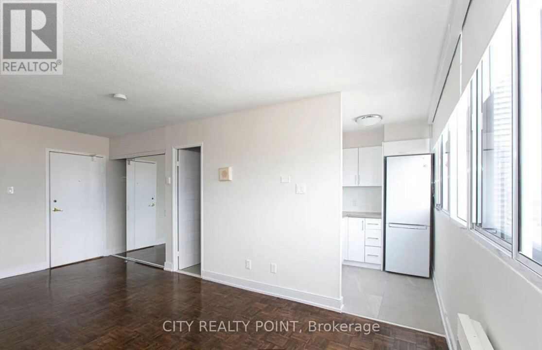 33-633 Isabella St in Toronto, ON - Building Photo