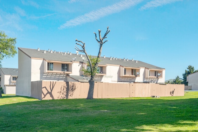 914 Acosta Plz in Salinas, CA - Building Photo - Building Photo