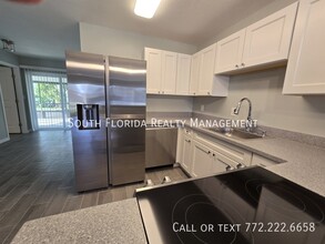 67 SE Tioga Pl in Stuart, FL - Building Photo - Building Photo