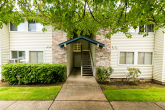 Sunpointe in Gresham, OR - Building Photo - Building Photo