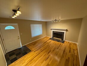 197 Randall Dr in Troy, MI - Foto de edificio - Building Photo