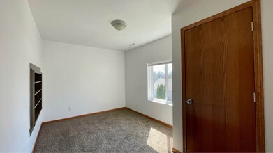 1803 Franklin St in Cedar Falls, IA - Building Photo - Building Photo