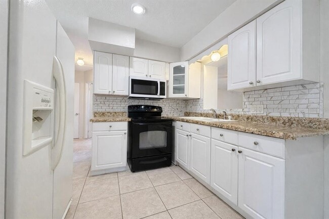 7018 54th Ave N in St. Petersburg, FL - Building Photo - Building Photo