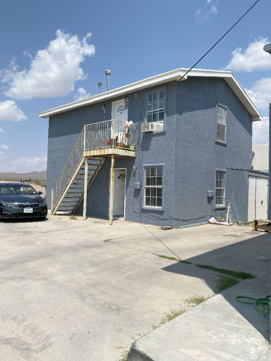 1613 Coach Rd-Unit -A in Canutillo, TX - Building Photo