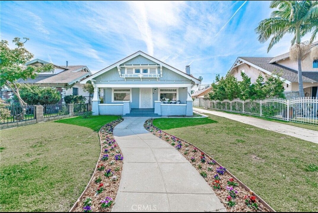 1842 W 50th St in Los Angeles, CA - Foto de edificio